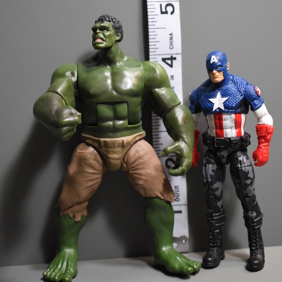 2011 hasbro Hulk And Captain America - Picture 6 of 6